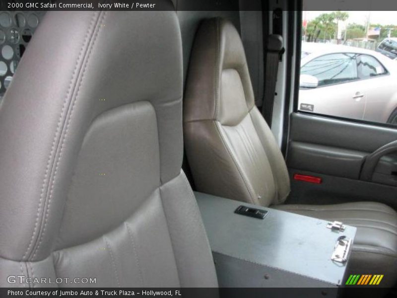 Ivory White / Pewter 2000 GMC Safari Commercial