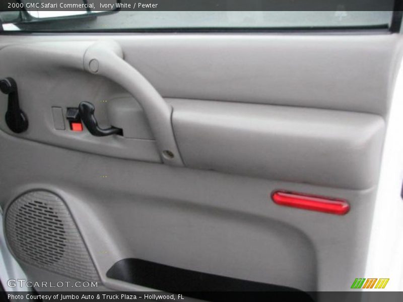Ivory White / Pewter 2000 GMC Safari Commercial