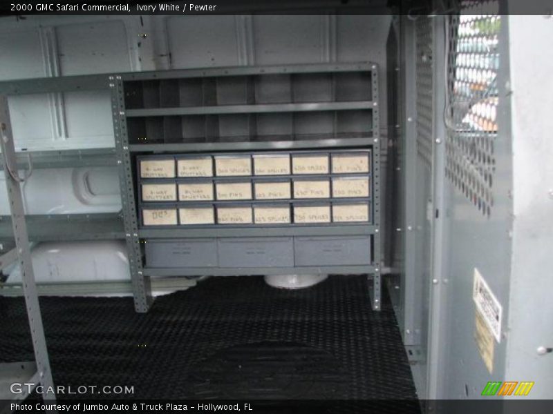 Ivory White / Pewter 2000 GMC Safari Commercial