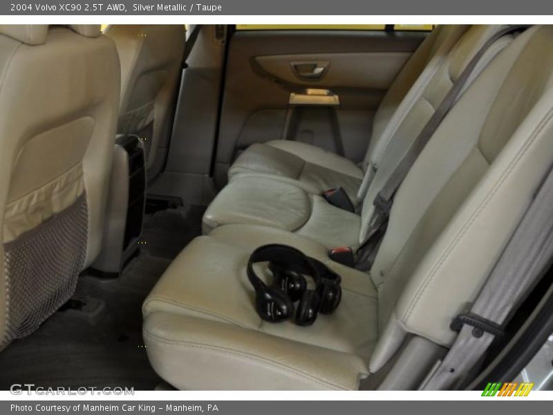 Silver Metallic / Taupe 2004 Volvo XC90 2.5T AWD