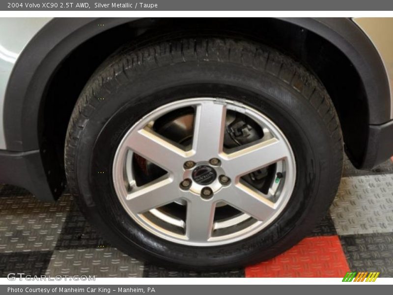Silver Metallic / Taupe 2004 Volvo XC90 2.5T AWD