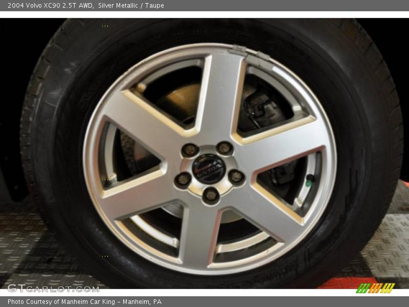 Silver Metallic / Taupe 2004 Volvo XC90 2.5T AWD