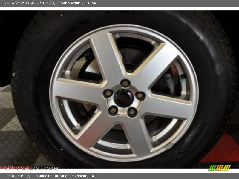 Silver Metallic / Taupe 2004 Volvo XC90 2.5T AWD