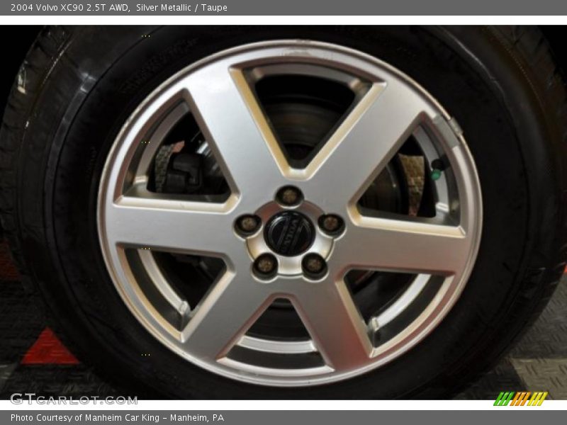 Silver Metallic / Taupe 2004 Volvo XC90 2.5T AWD