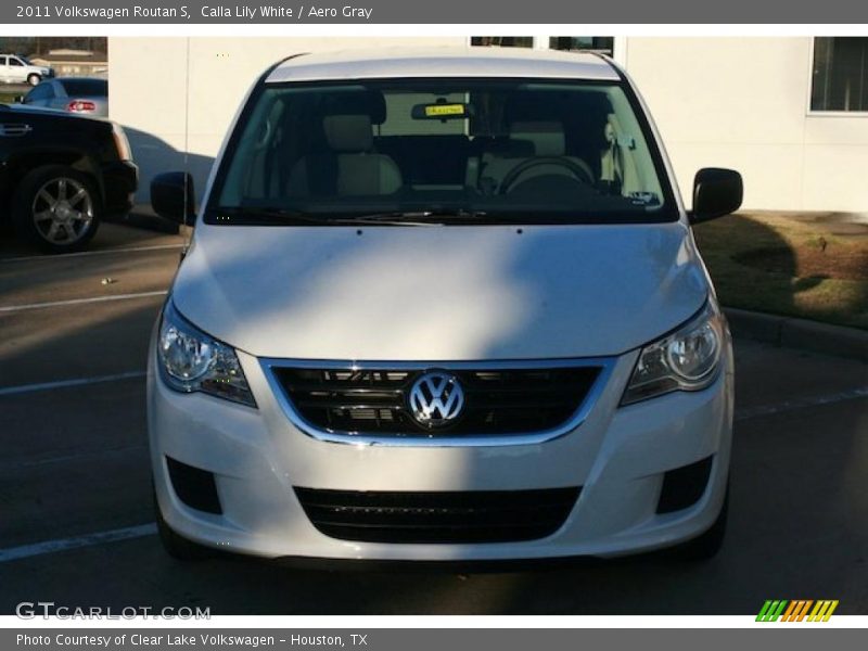 Calla Lily White / Aero Gray 2011 Volkswagen Routan S