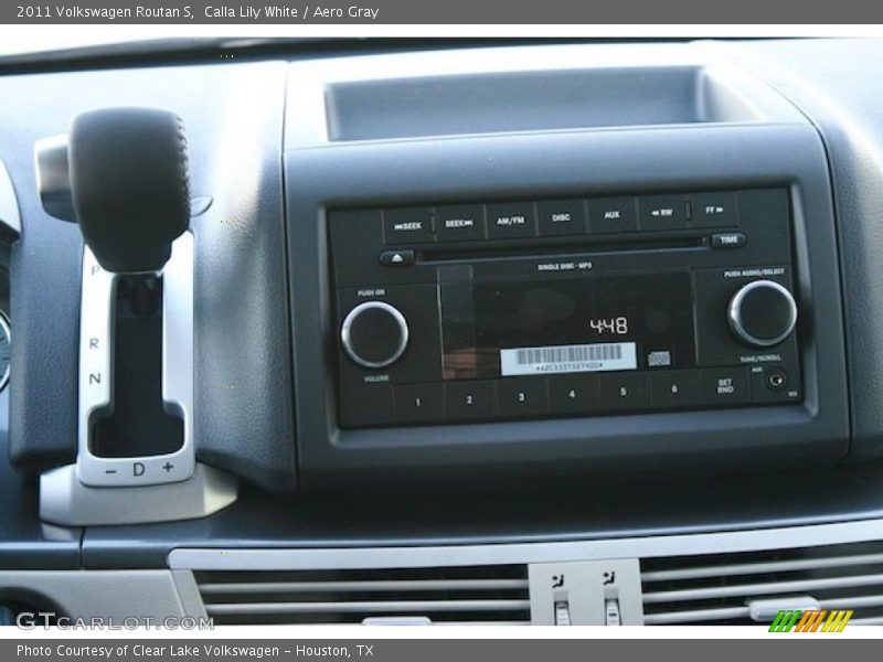 Calla Lily White / Aero Gray 2011 Volkswagen Routan S