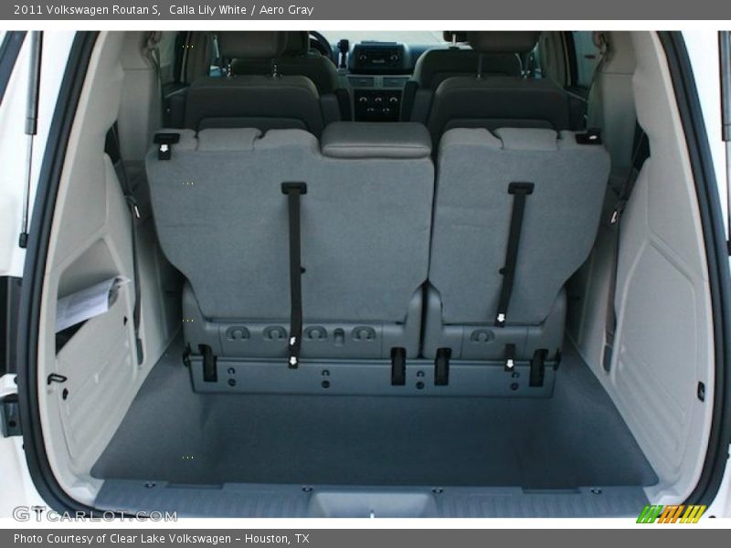  2011 Routan S Trunk