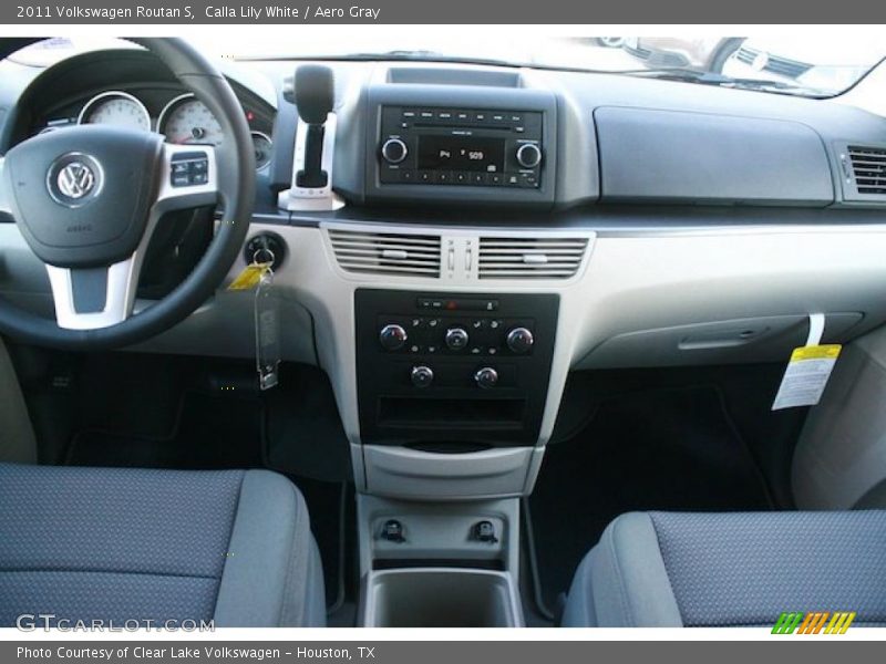 Calla Lily White / Aero Gray 2011 Volkswagen Routan S