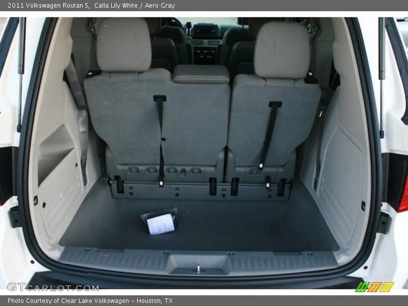 Calla Lily White / Aero Gray 2011 Volkswagen Routan S