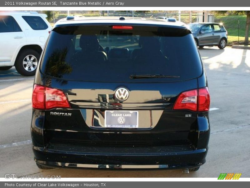 Tanzanite Blue Metallic / Aero Gray 2011 Volkswagen Routan SE