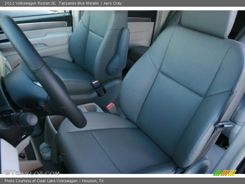  2011 Routan SE Aero Gray Interior