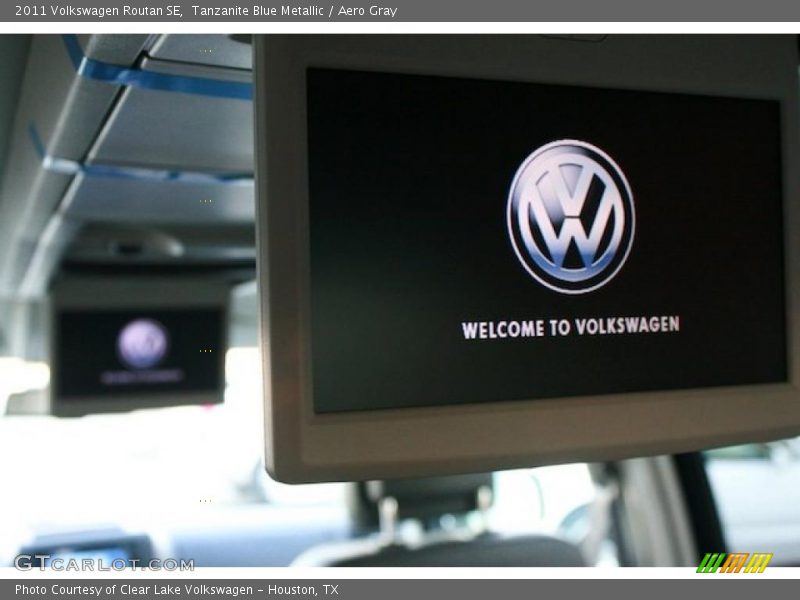 Tanzanite Blue Metallic / Aero Gray 2011 Volkswagen Routan SE