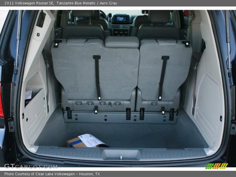  2011 Routan SE Trunk