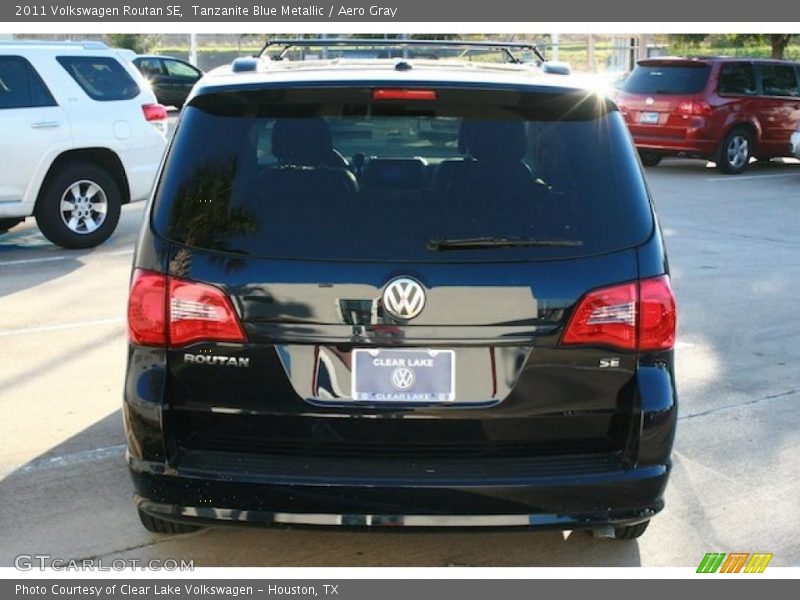 Tanzanite Blue Metallic / Aero Gray 2011 Volkswagen Routan SE