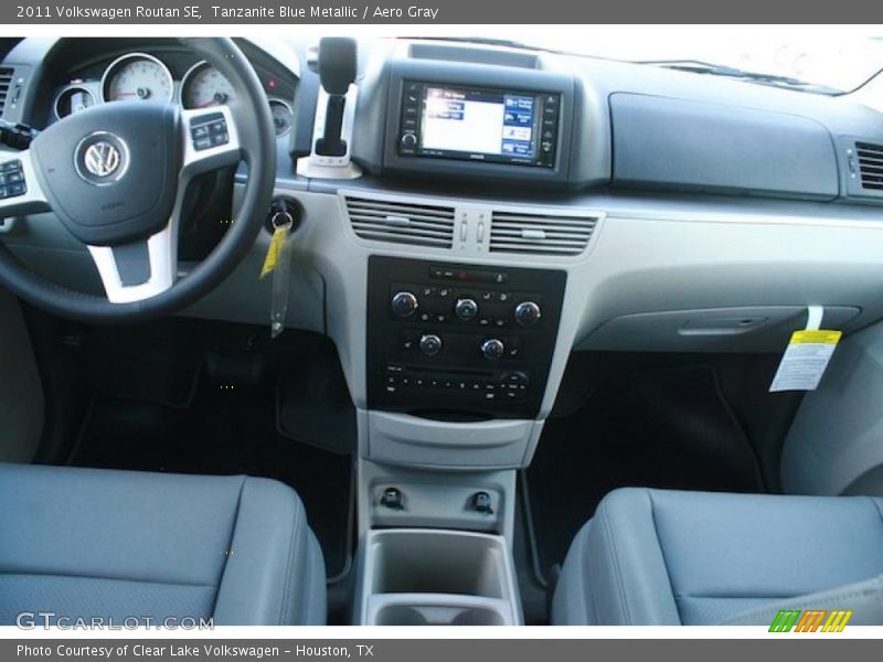 Tanzanite Blue Metallic / Aero Gray 2011 Volkswagen Routan SE