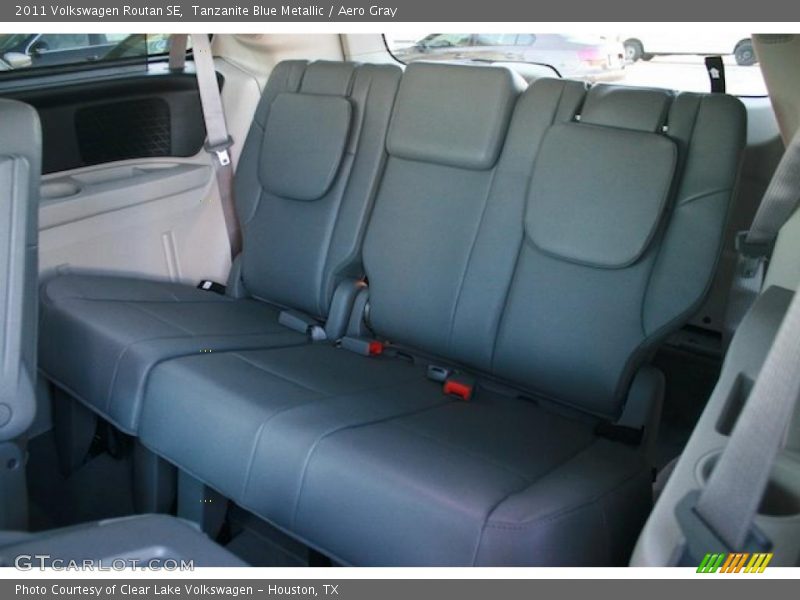 Tanzanite Blue Metallic / Aero Gray 2011 Volkswagen Routan SE