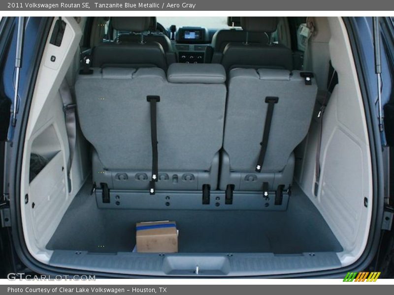 Tanzanite Blue Metallic / Aero Gray 2011 Volkswagen Routan SE