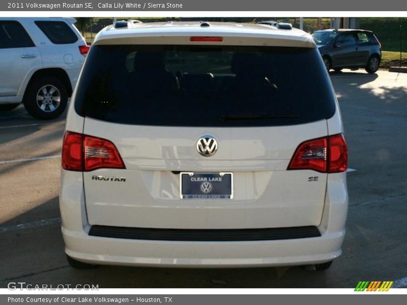 Calla Lily White / Sierra Stone 2011 Volkswagen Routan SE