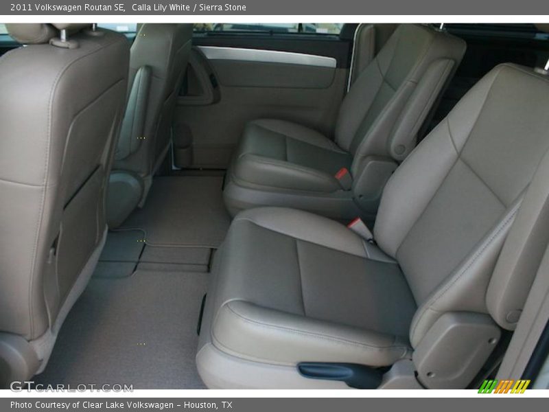  2011 Routan SE Sierra Stone Interior