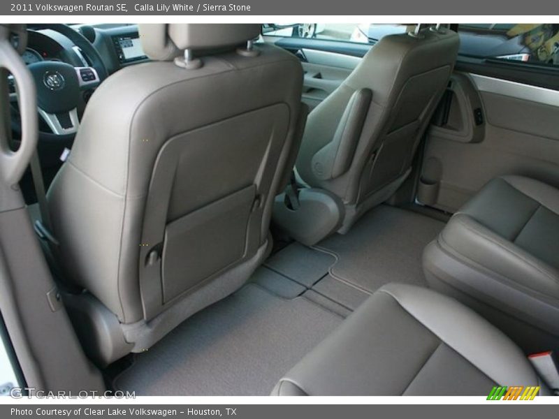  2011 Routan SE Sierra Stone Interior