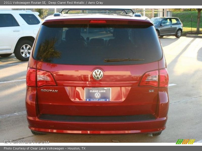 Deep Claret Red Metallic / Aero Gray 2011 Volkswagen Routan SE