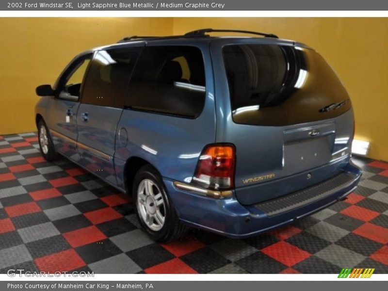 Light Sapphire Blue Metallic / Medium Graphite Grey 2002 Ford Windstar SE