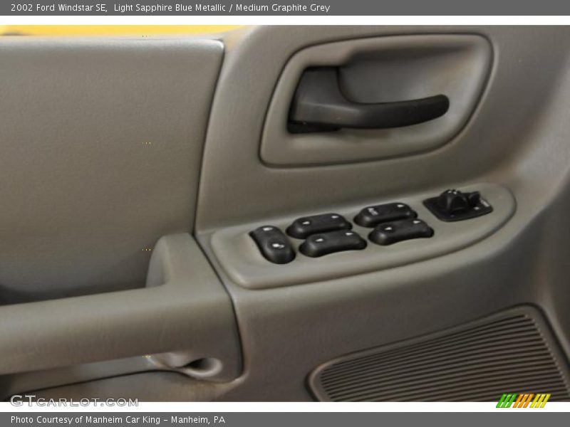 Light Sapphire Blue Metallic / Medium Graphite Grey 2002 Ford Windstar SE