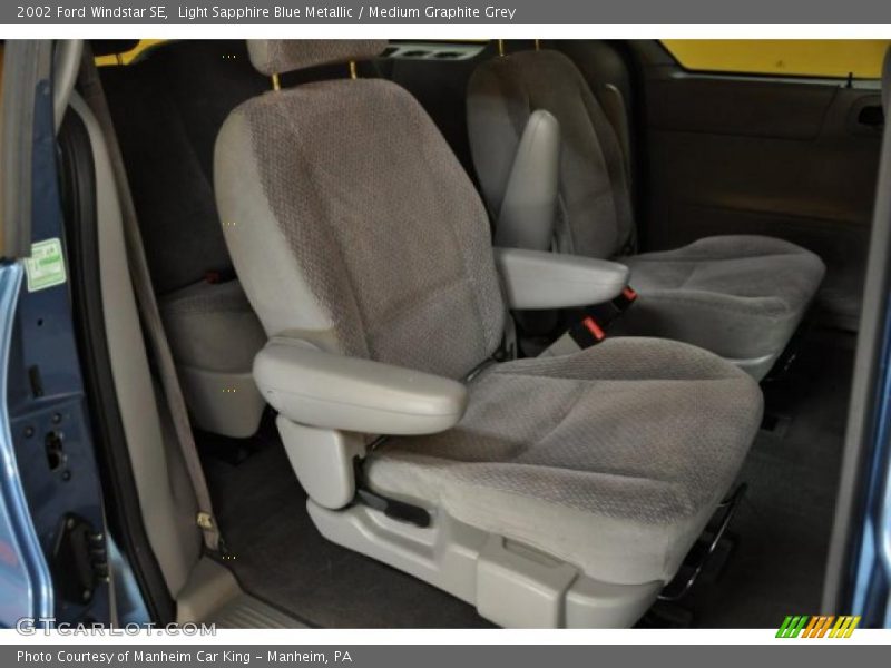 Light Sapphire Blue Metallic / Medium Graphite Grey 2002 Ford Windstar SE