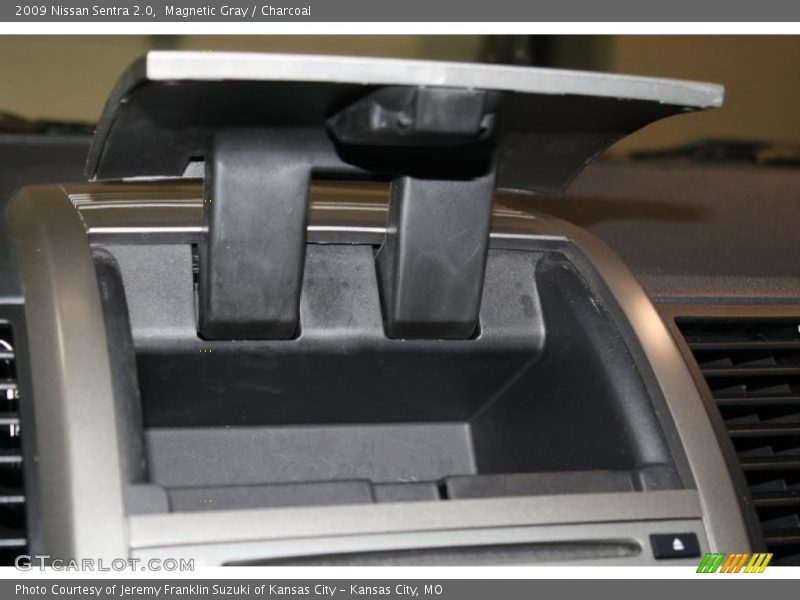 Magnetic Gray / Charcoal 2009 Nissan Sentra 2.0