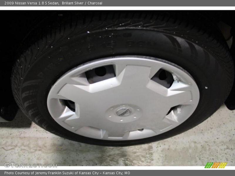 Brillant Silver / Charcoal 2009 Nissan Versa 1.8 S Sedan