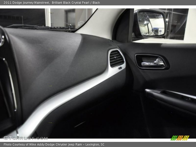 Brilliant Black Crystal Pearl / Black 2011 Dodge Journey Mainstreet