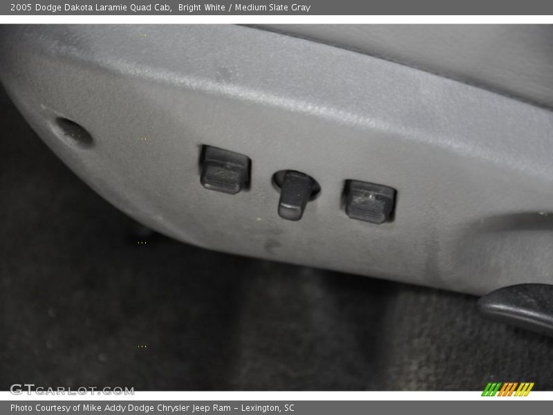 Bright White / Medium Slate Gray 2005 Dodge Dakota Laramie Quad Cab
