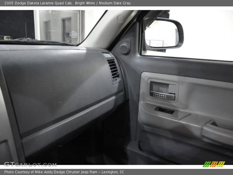 Bright White / Medium Slate Gray 2005 Dodge Dakota Laramie Quad Cab