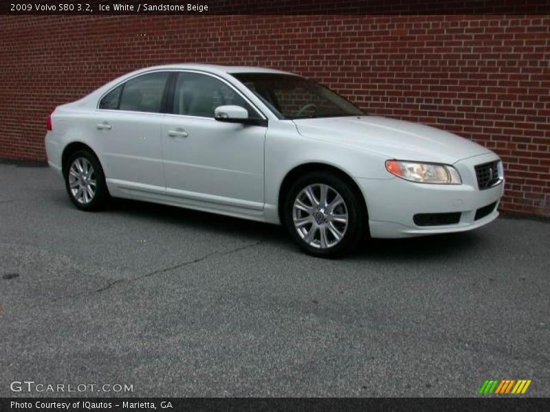 Ice White / Sandstone Beige 2009 Volvo S80 3.2