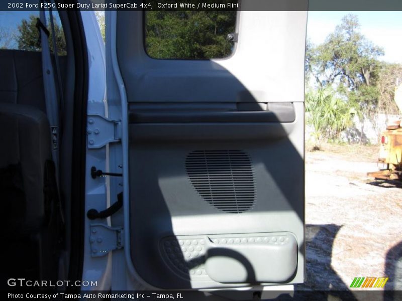 Oxford White / Medium Flint 2002 Ford F250 Super Duty Lariat SuperCab 4x4