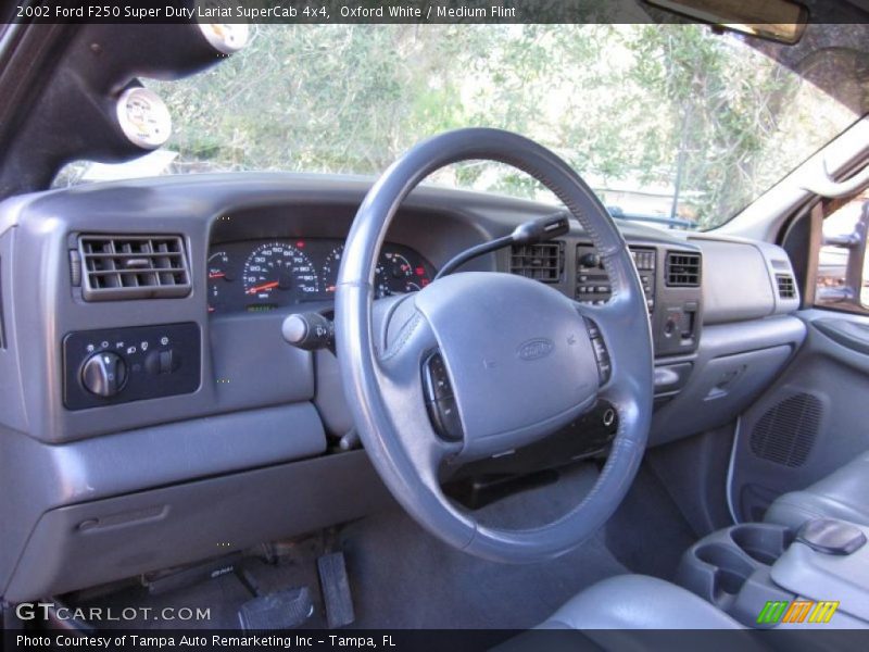 Dashboard of 2002 F250 Super Duty Lariat SuperCab 4x4