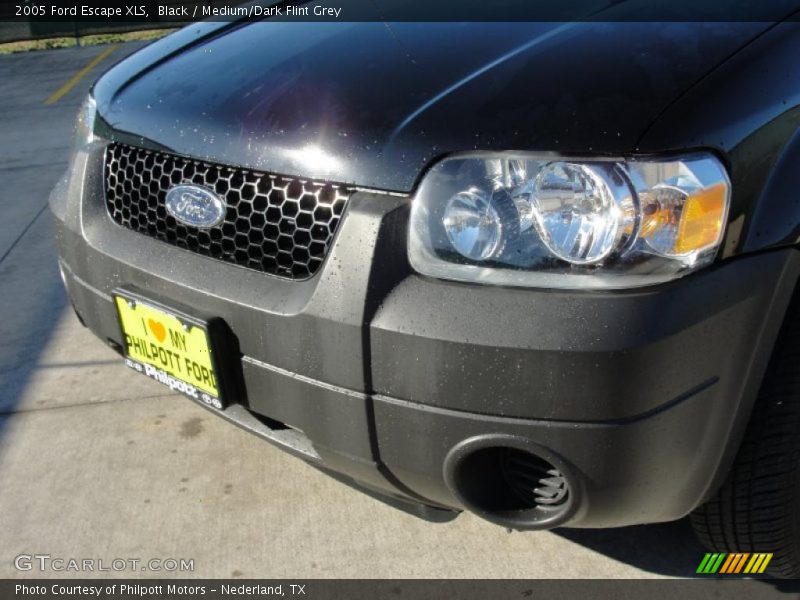 Black / Medium/Dark Flint Grey 2005 Ford Escape XLS