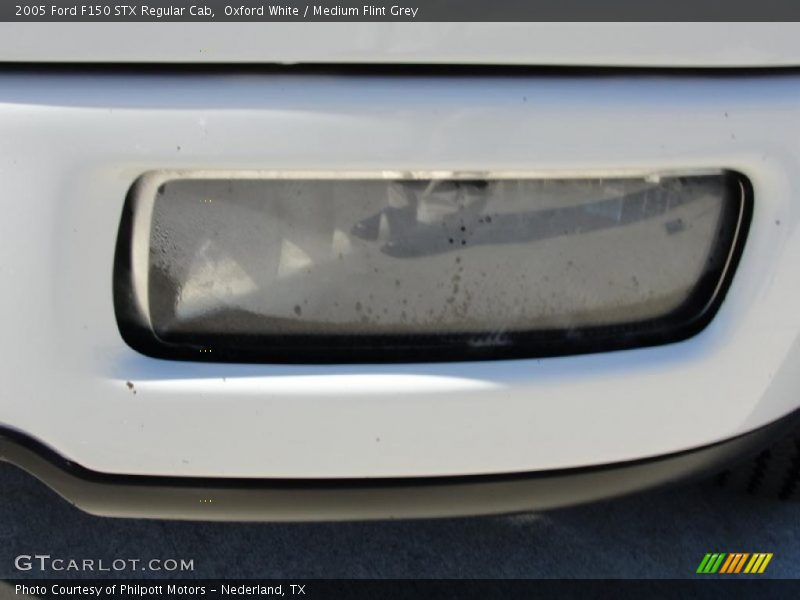 Oxford White / Medium Flint Grey 2005 Ford F150 STX Regular Cab