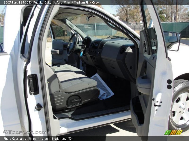 Oxford White / Medium Flint Grey 2005 Ford F150 STX Regular Cab
