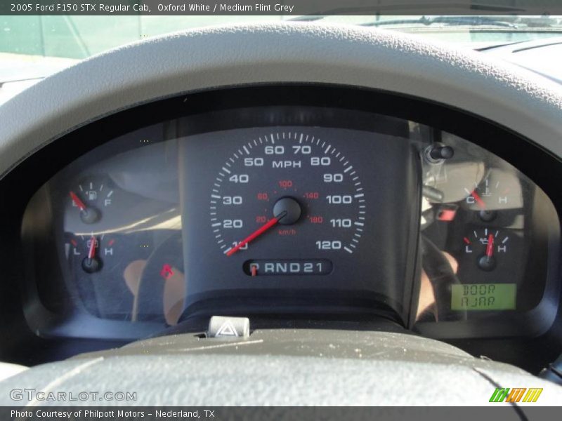 Oxford White / Medium Flint Grey 2005 Ford F150 STX Regular Cab