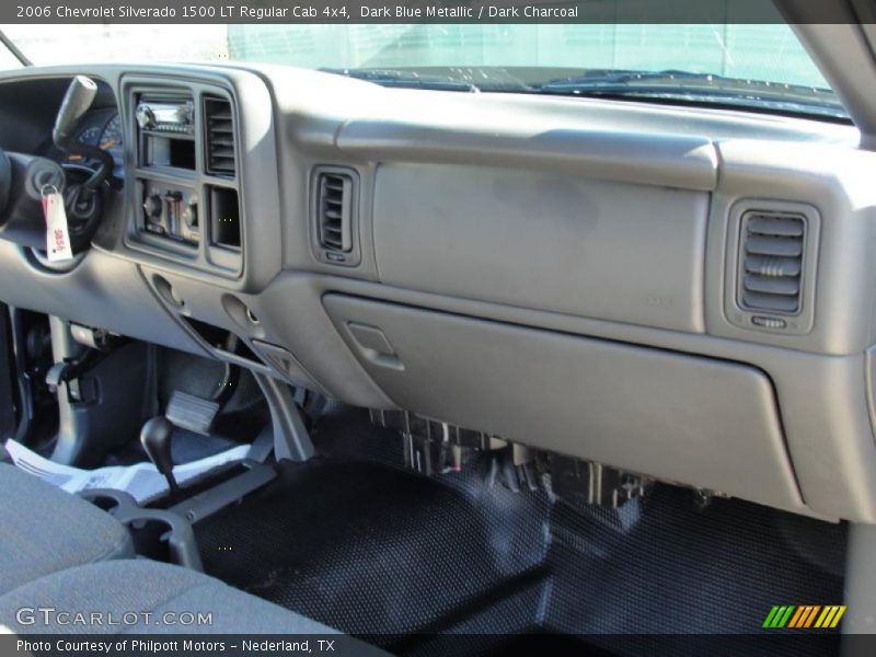 Dark Blue Metallic / Dark Charcoal 2006 Chevrolet Silverado 1500 LT Regular Cab 4x4
