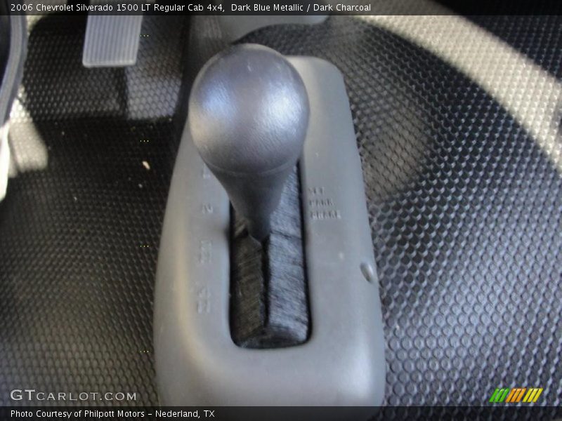 Dark Blue Metallic / Dark Charcoal 2006 Chevrolet Silverado 1500 LT Regular Cab 4x4