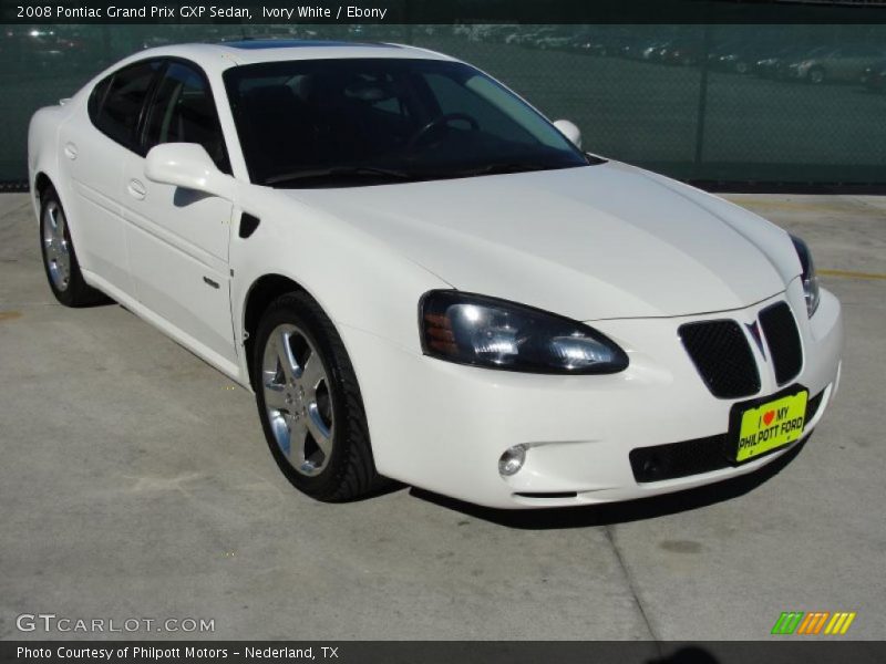 Front 3/4 View of 2008 Grand Prix GXP Sedan