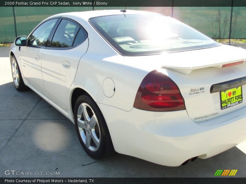 Ivory White / Ebony 2008 Pontiac Grand Prix GXP Sedan