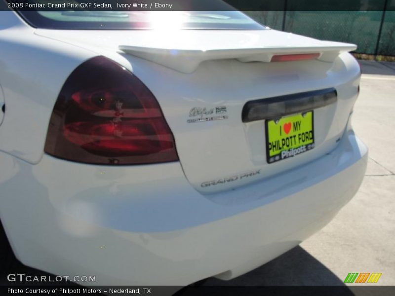 Ivory White / Ebony 2008 Pontiac Grand Prix GXP Sedan