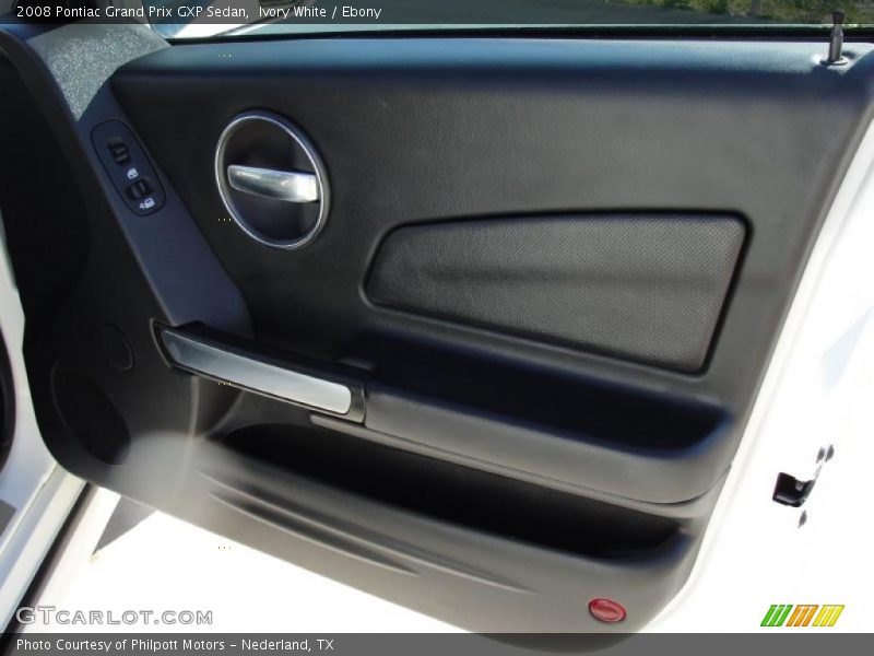 Door Panel of 2008 Grand Prix GXP Sedan