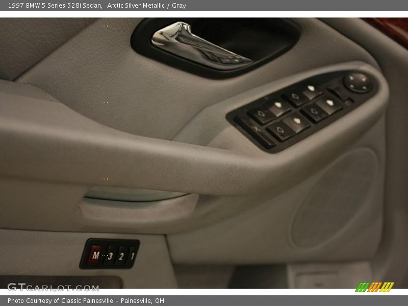 Controls of 1997 5 Series 528i Sedan