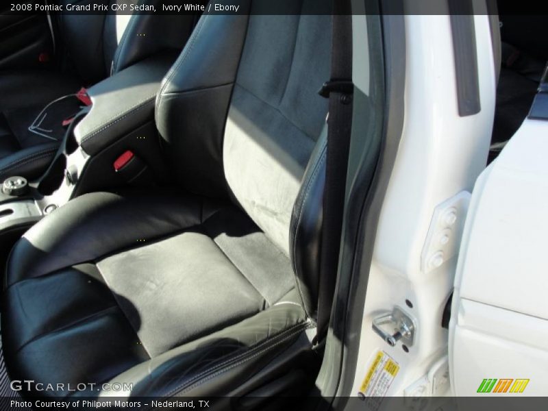 Ivory White / Ebony 2008 Pontiac Grand Prix GXP Sedan