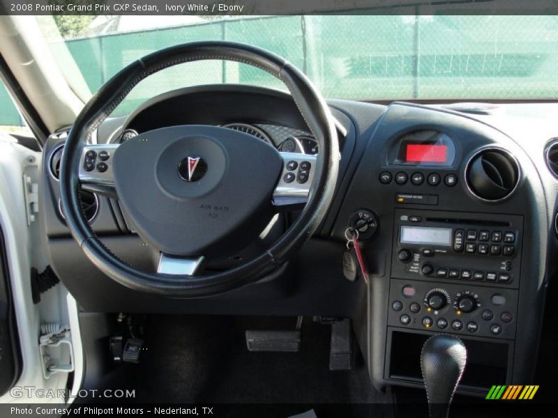 Dashboard of 2008 Grand Prix GXP Sedan