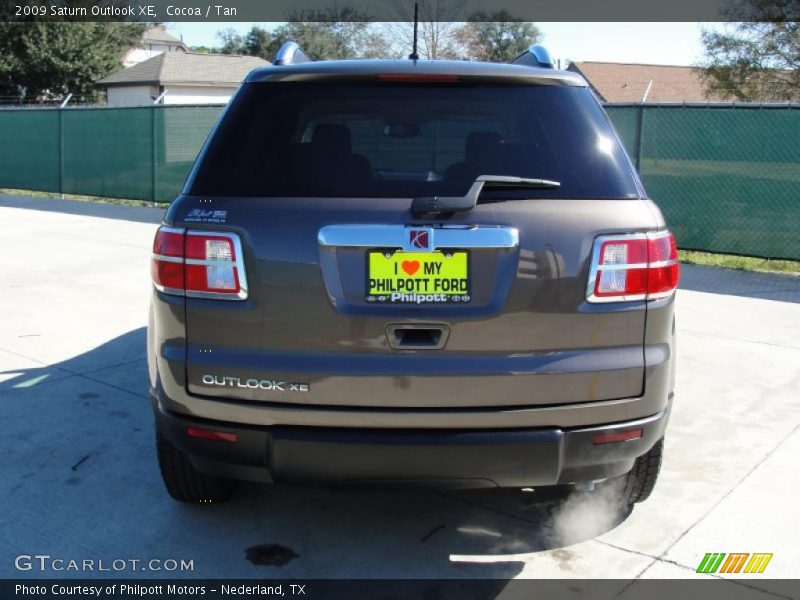 Cocoa / Tan 2009 Saturn Outlook XE